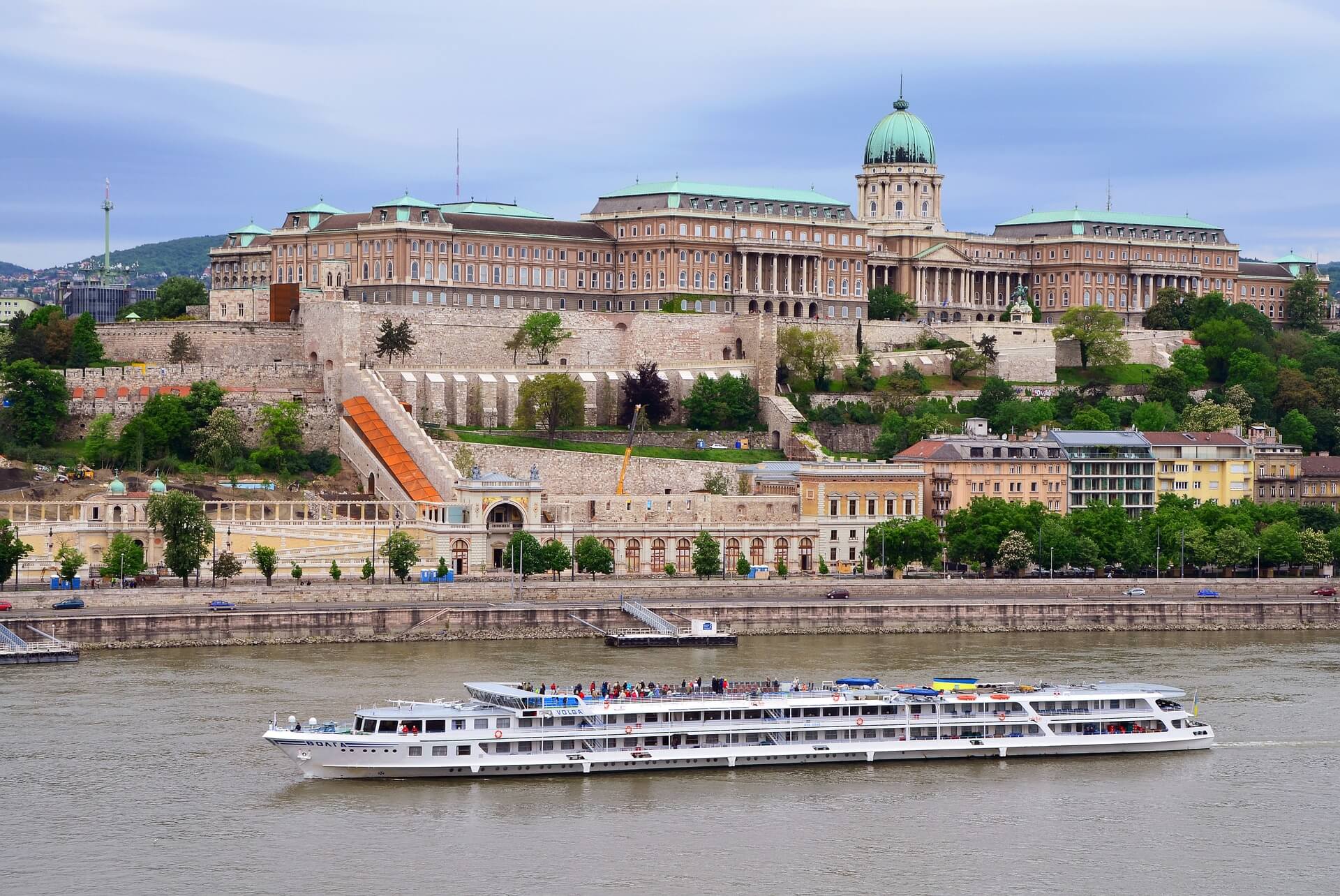 lâu đài buda tại budapest hungary