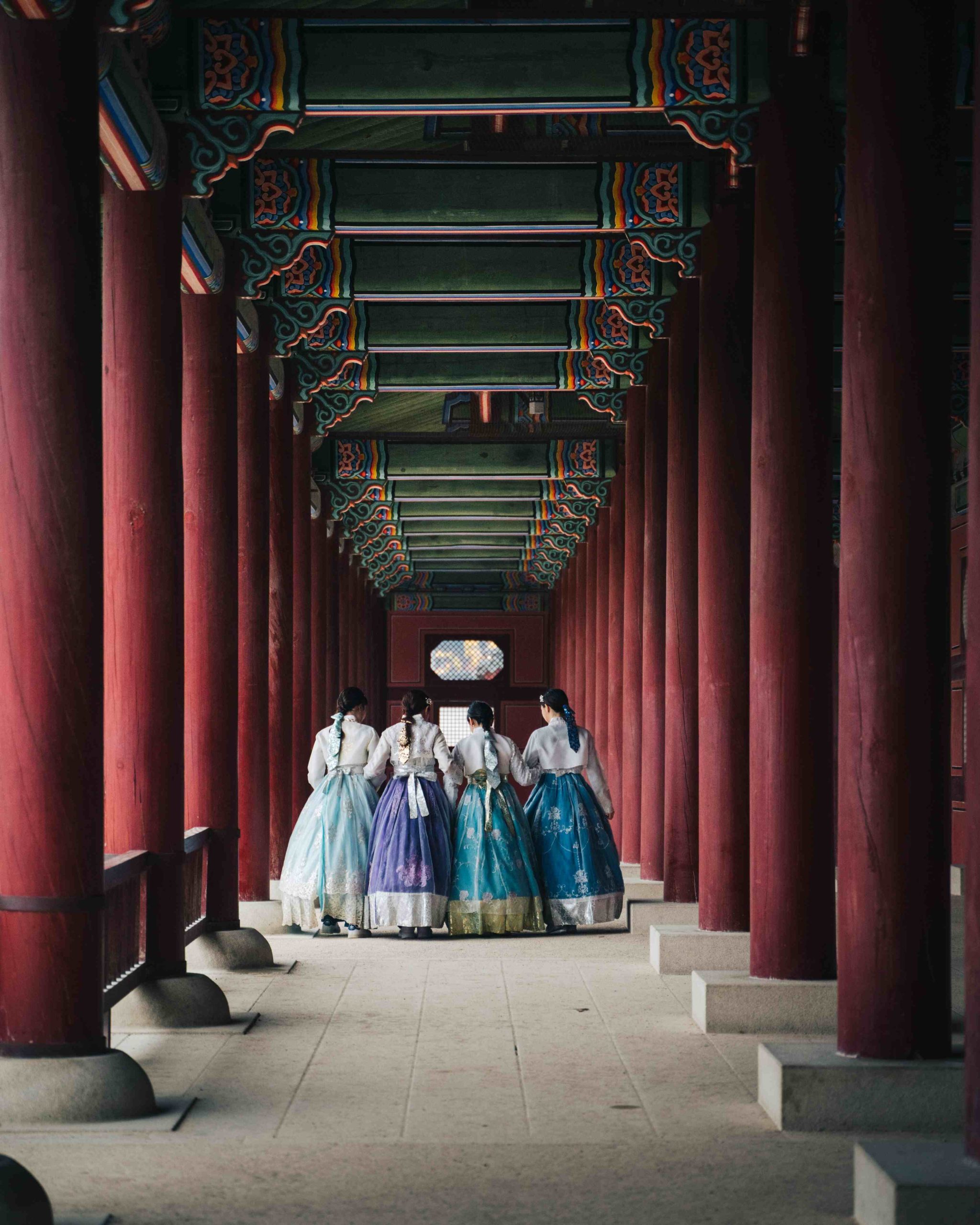 phụ nữ du lịch hàn quốc mặc hanbok